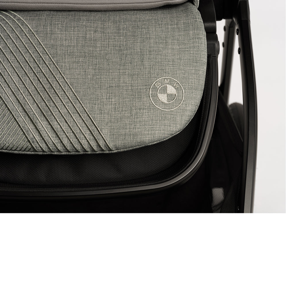 Nuna TRIV Next BMW Collection in Graphene