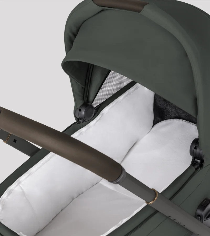 Silver Cross Breez Compact Bassinet